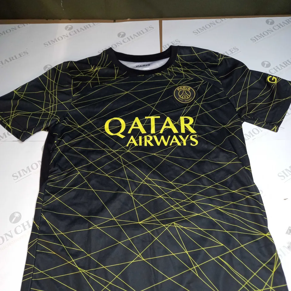 PSG FC AWAY SHIRT WITH MBAPPE 7 ON THE BACK SIZE S