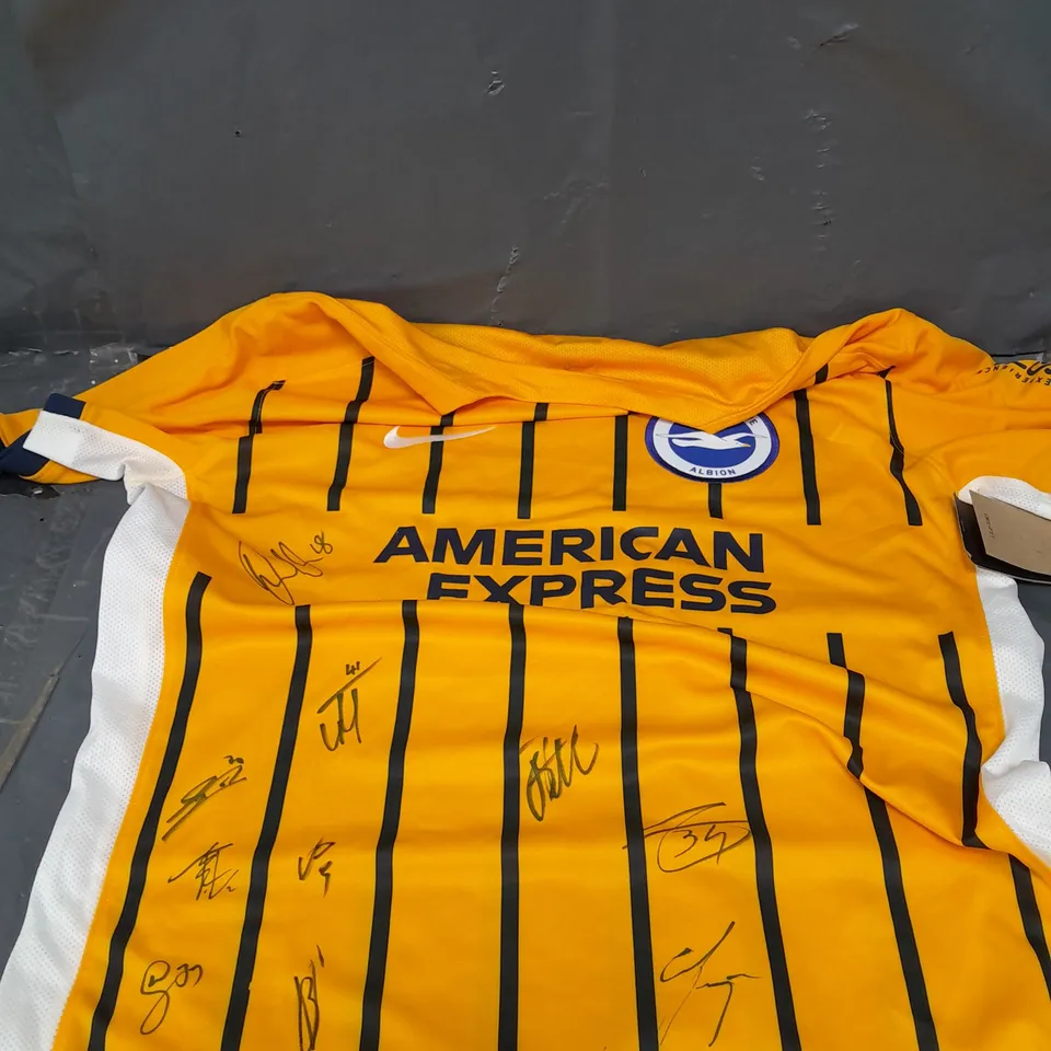 SIGNED BRIGHTON AND HOVE ALBION JERSEY 