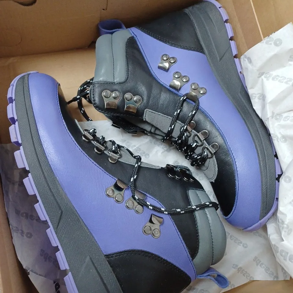 BOXED ADESSO RAINE WATERPROOF BOOTS, BLACK - SIZE 5