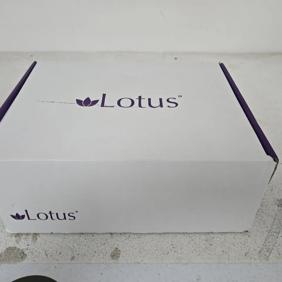 LOTUS MOORE ULS618 BLACK/WHITE WOMEN'S SNEAKERS – UK 7 (EU40)