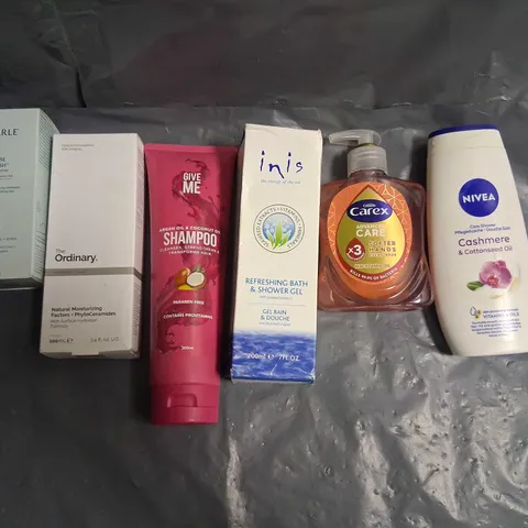 APPROXIMATELY 20 ASSORTED HEALTH AND BEAUTY PRODUCTS TO INCLUDE; NIVEA, RADOX, INIS AND LIZ EARLE