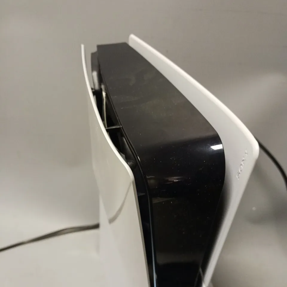 PLAYSTATION 5 DISC CONSOLE & ADDITIONAL DUALSENSE CONTROLLER