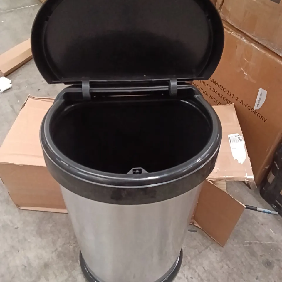 BOXED RUBBISH BIN (1 BOX)