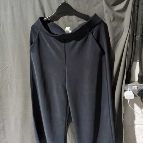 LULULEMON WOMEN'S TROUSERS – BLACK, SIZE M