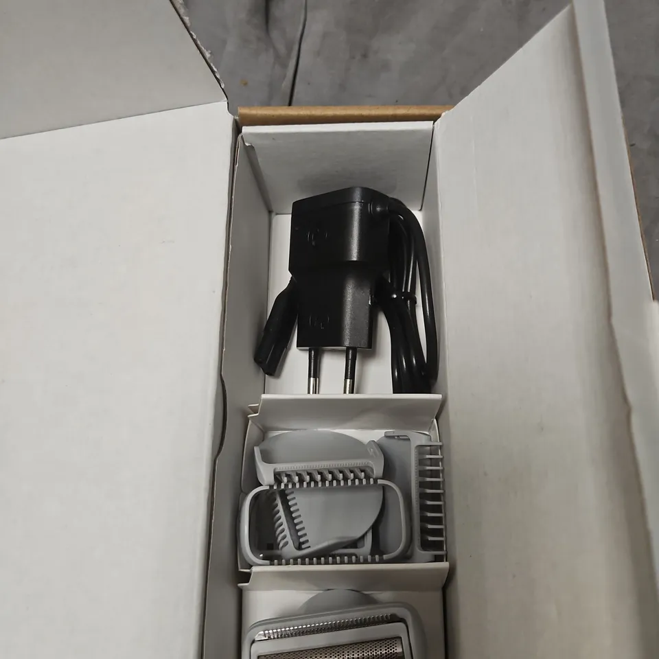 BRAUN ELECTRIC SHAVER WITH FOIL HEAD AND ATTACHMENTS – EU CHARGER INCLUDED