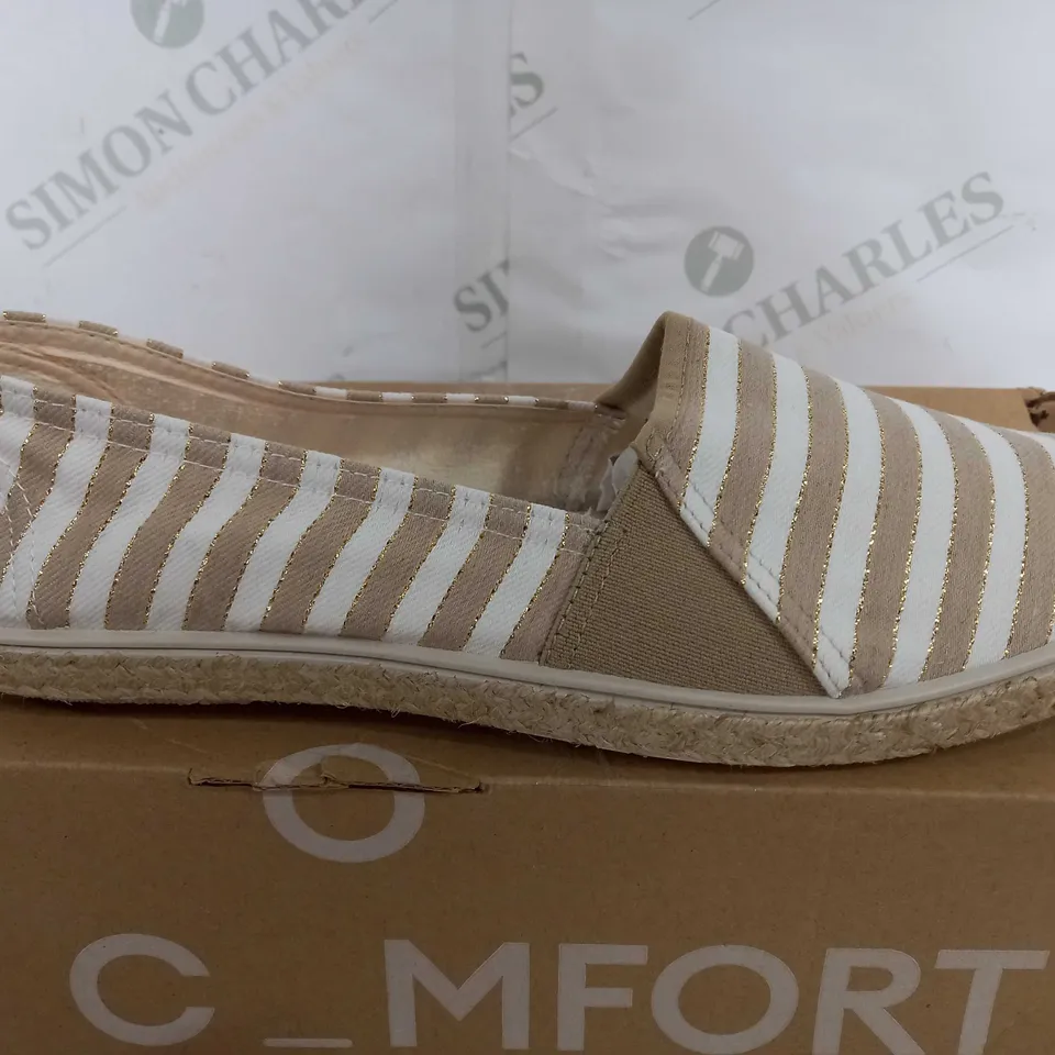 BOXED PAIR OF HOTTER COMFORT TANSY LOW SLIP SHOES - BEIGE/WHITE STRIPES - UK 6