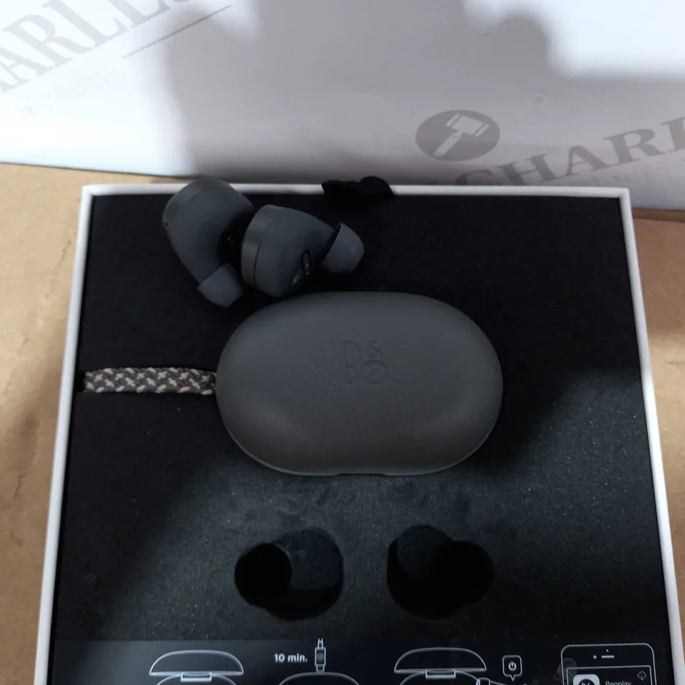 B&O E8 TRULY WIRELESS EARPHONES - CHARCOAL