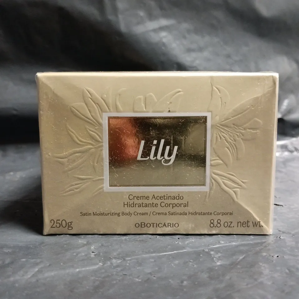 OBOTICÁRIO LILY SATIN MOISTURISING BODY CREAM (250G)