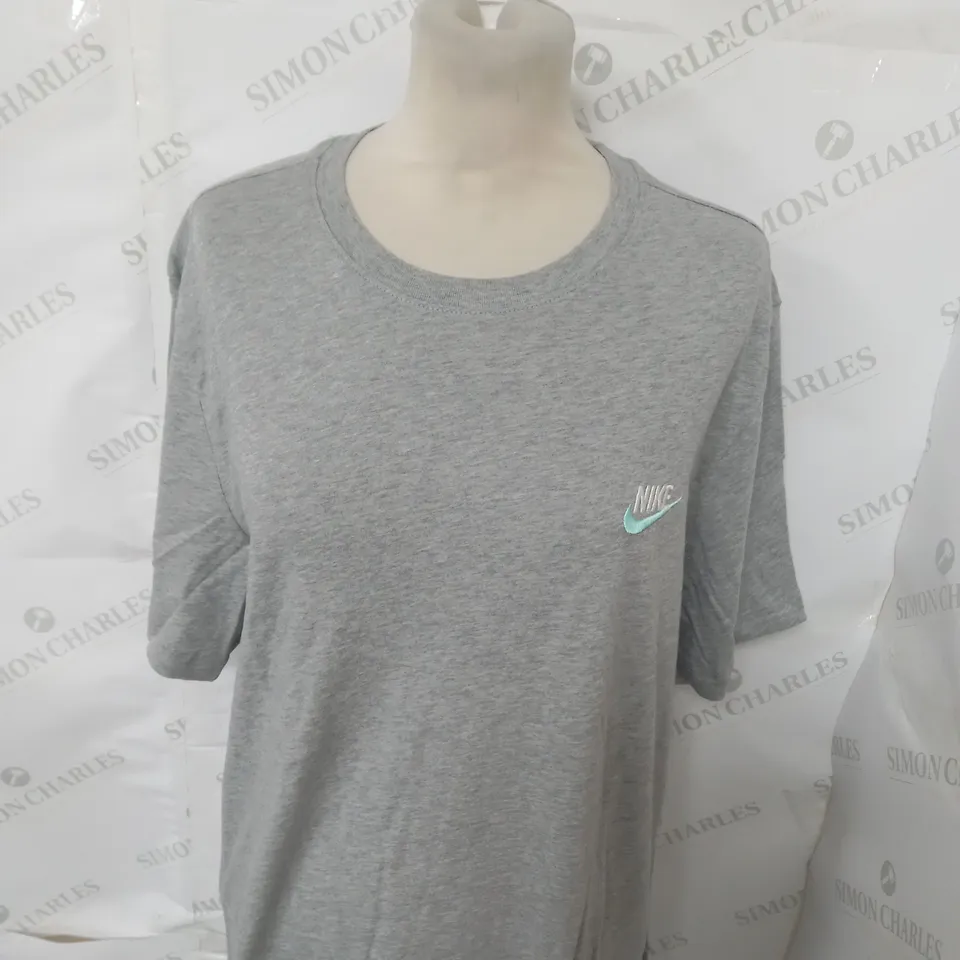 NIKE LOGO CASUAL T-SHIRT SIZE M