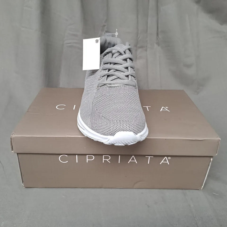 BOXED PAIR OF CIPRIATA LEONA TRAINERS IN GREY W. SPARKLE EFFECT SIZE 6