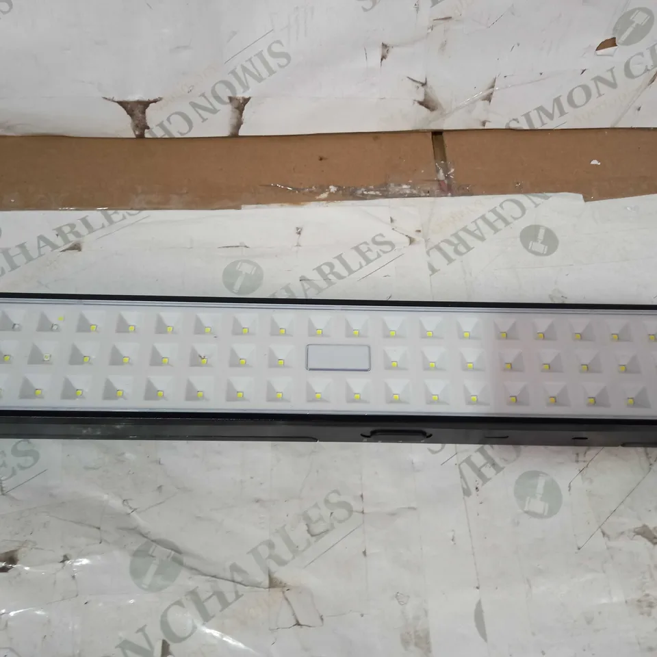 OUTLET BELL & HOWELL 1000 LUMENS RECHARGEABLE BIONIC LIGHT