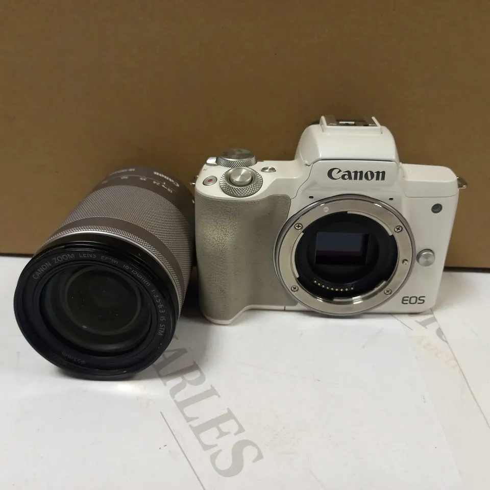 CANON EOS M50 