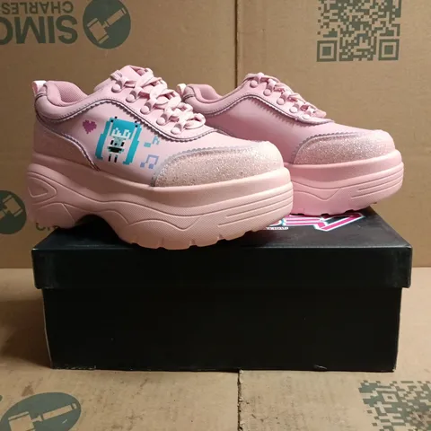 BOXED PAIR OF KOI HATSUNE MIKU TRAINERS IN PINK SIZE UK 4