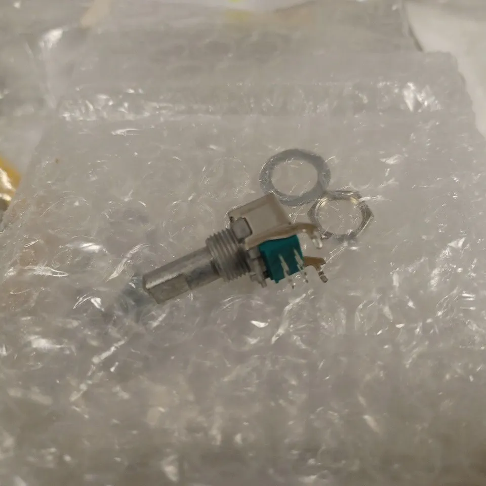 LOT OF ASSORTED ITEMS TO INCLUDE SWITCHES, BATTERY HOLDERS, INSULATION TAPE AND SYRINGE PRESSURE CAPS