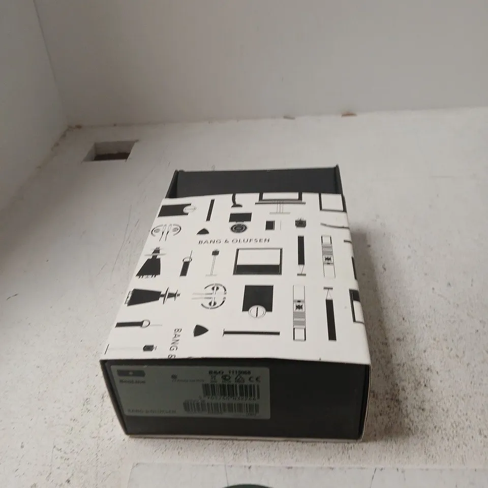 BOXED BANG & OLUFSEN BEOLINE CHARGER 