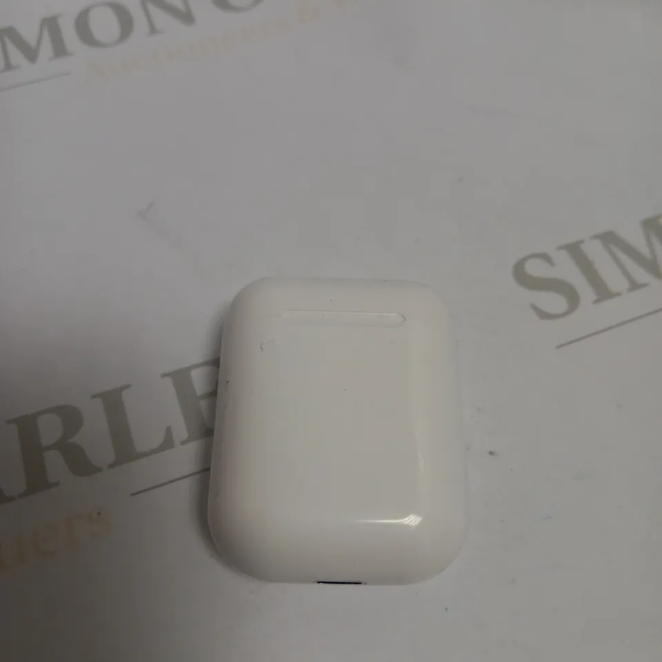 APPLE AIRPODS (2ND GENERATION)