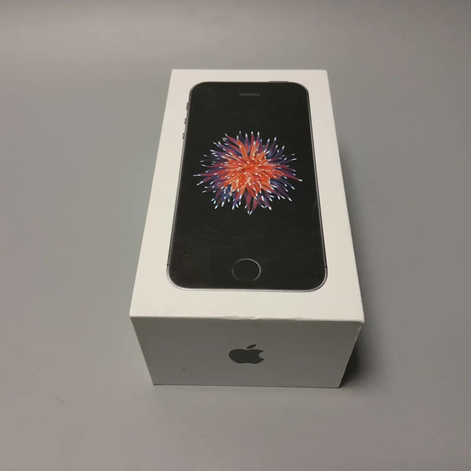 BOXED APPLE IPHONE SE SMARTPHONE 
