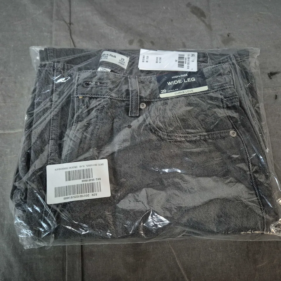 BAGGED ABERCROMBIE & FITCH CURVE WIDE LEG HIGH RISE JEANS IN GREY - 29 REGULAR