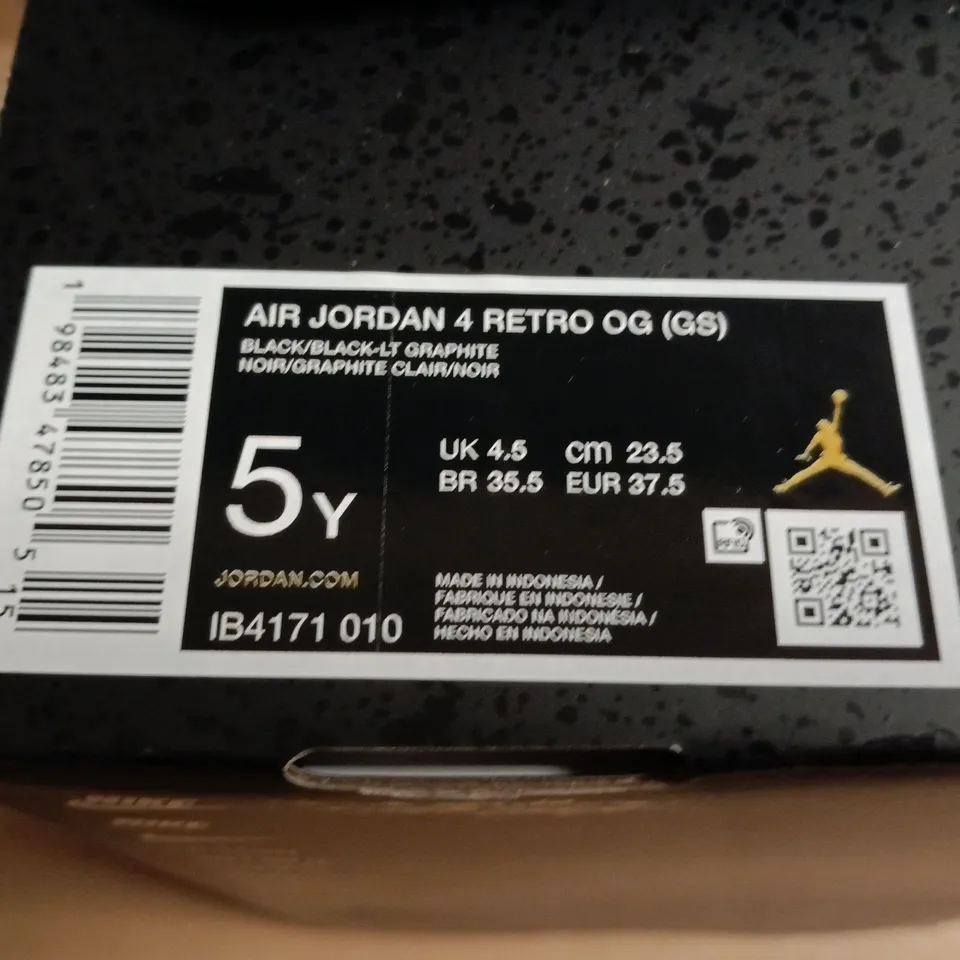 AIR JORDAN 4 RETRO OG GS – BLACK/BLACK-GRAPHITE, UK 4.5 YOUTH (US 5Y)