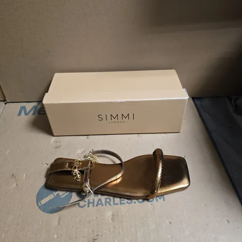 SIMMI LONDON GOLD METALLIC SANDALS - ANKLE-STRAP WITH CHAIN DETAIL - UK SIZE 4 