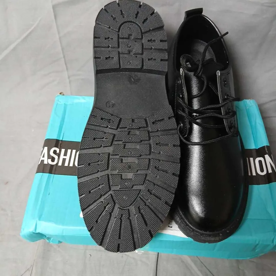 BLACK LEATHER LACE-UP BOOTS – MEN'S SIZE 41