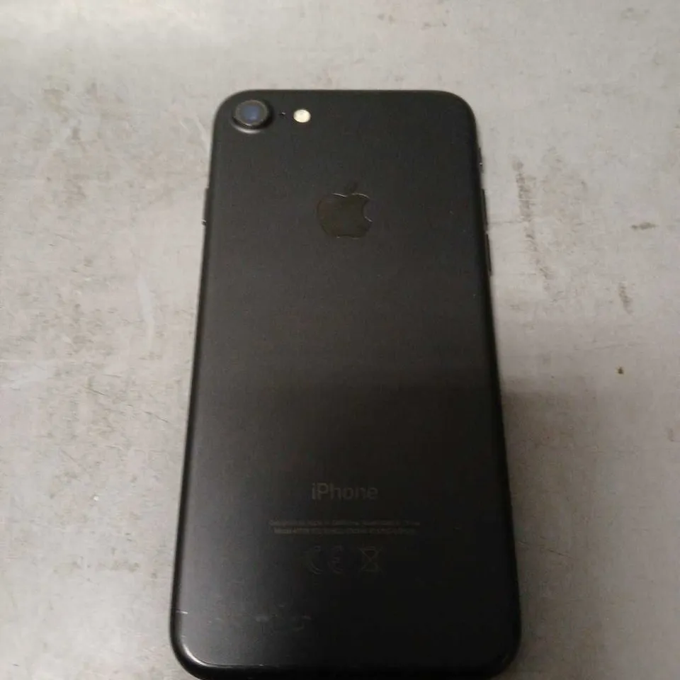 BOXED APPLE IPHONE 7 (A1778) SMARTPHONE