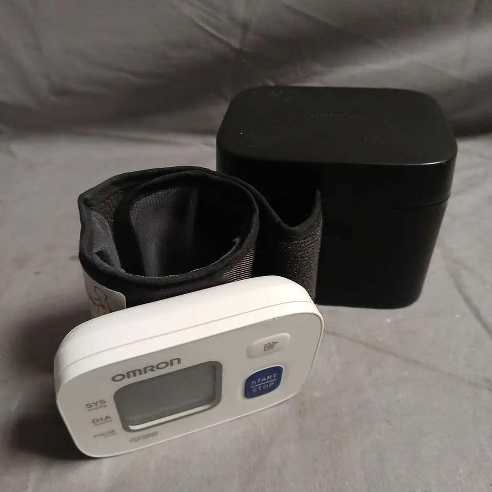 OMRON WRIST BLOOD PRESSURE MONITOR