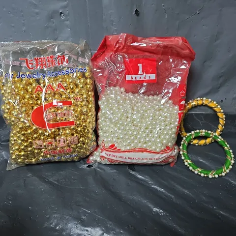 APPROXIMATELY 8 ASSORTED ITEMS TO INCLUDE - YELLOW BAND , 1 BEADS , AAA JEWELLERY ACCESSORIES 