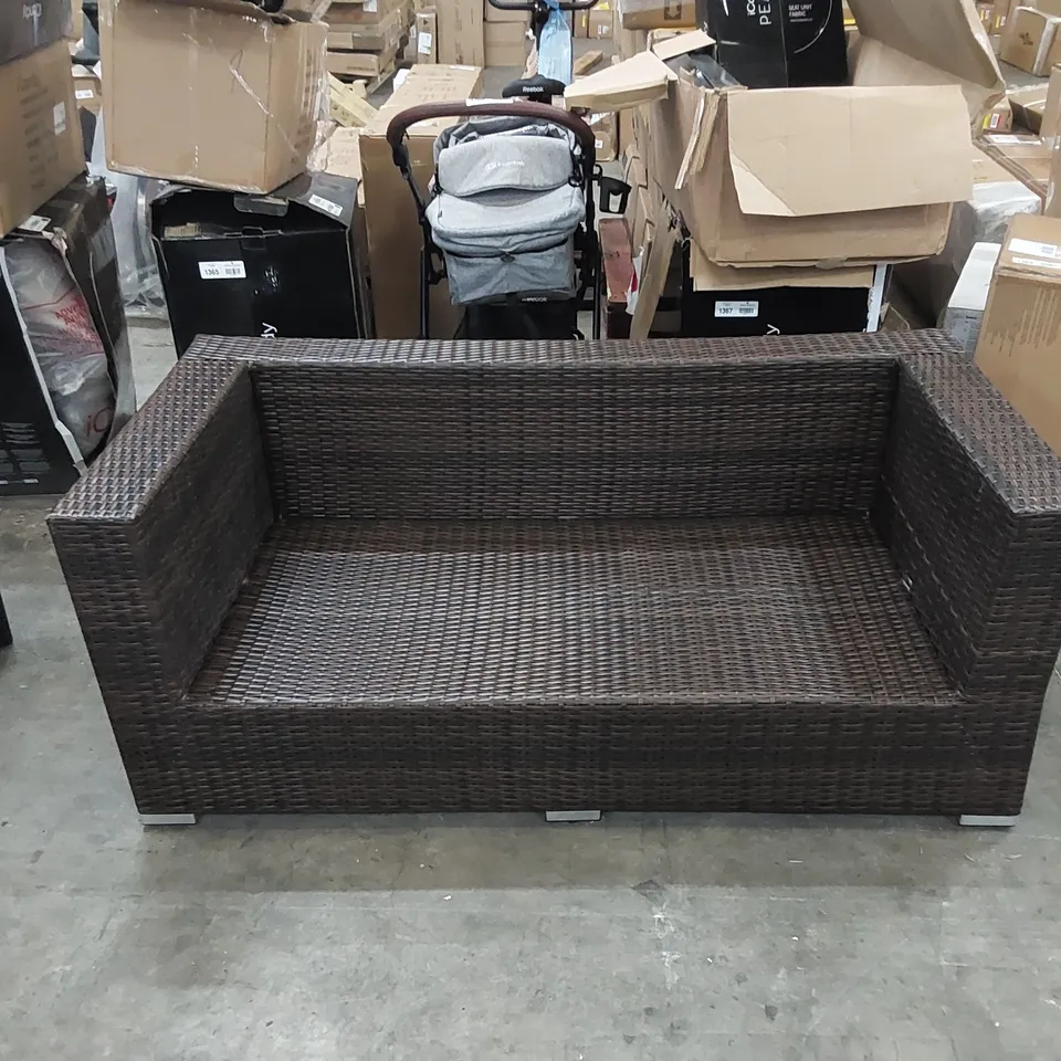 DESIGNER BROWN RATTAN GARDEN/PATIO SOFA
