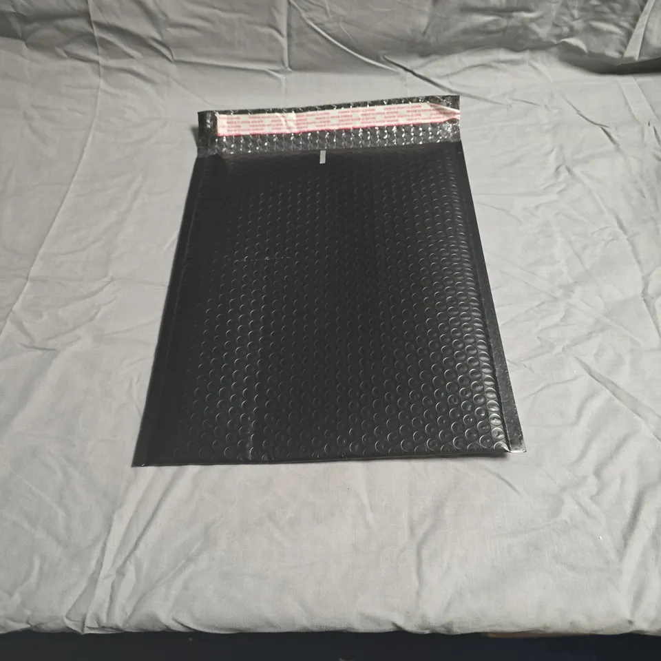 APPROXIMATELY 200 ORBYT PADDED BUBBLE MAILER ENVELOPE – BLACK (VERIFY)