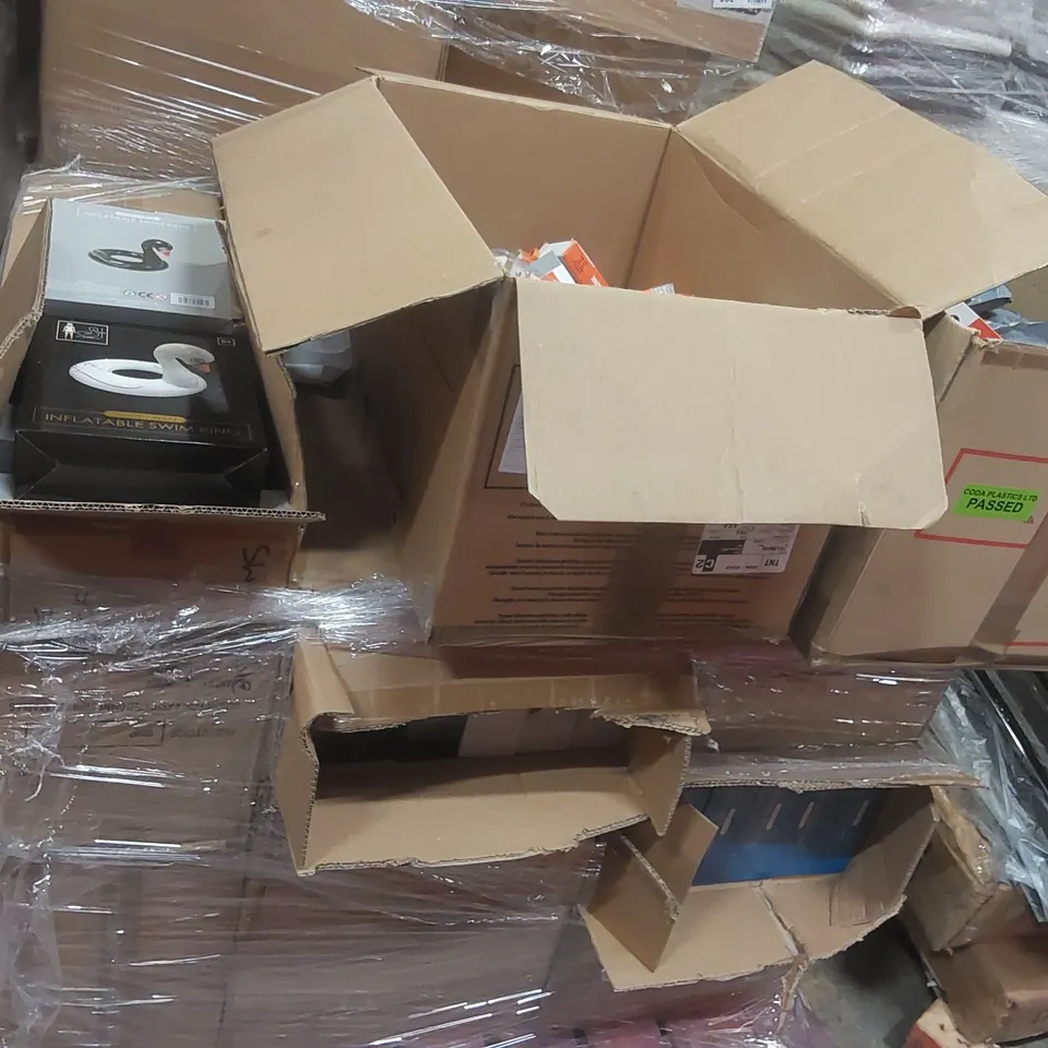 PALLET CONTAINING A LARGE QUANTITY OF POOL INFLATABLES AND OTHER ASSORTED ITEMS
