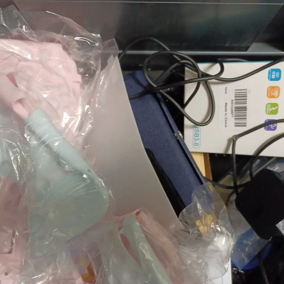 BOX OF APPROX 15 ITEMS INCLUDING SONY DAB RADIO, UNIVERSAL LAPTOP CHARGER AND PHONE CASES