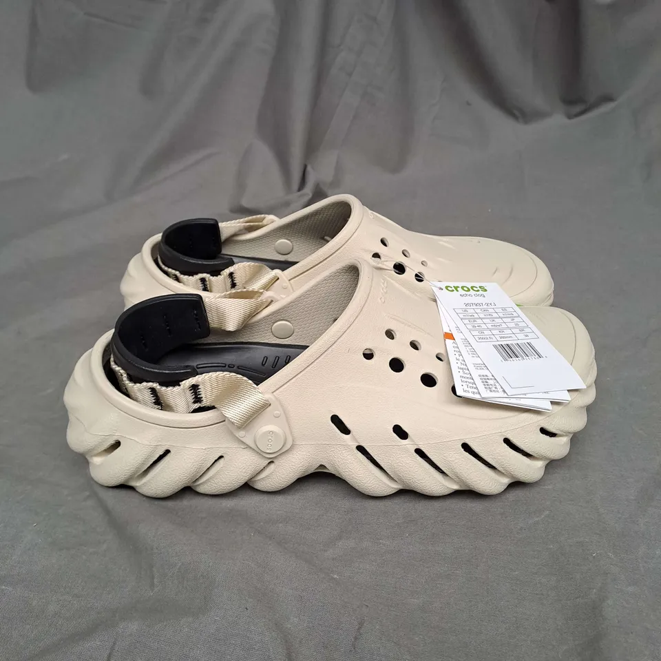 PAIR OF CROCS ECHO CLOGS IN ECRU SIZE EU 39/40