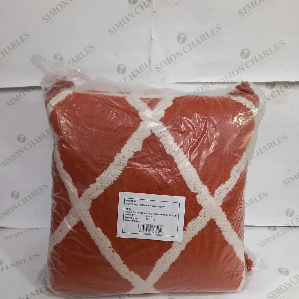 SET OF 2 BERBER CUSHION RUGS IN ORANGE 45X45