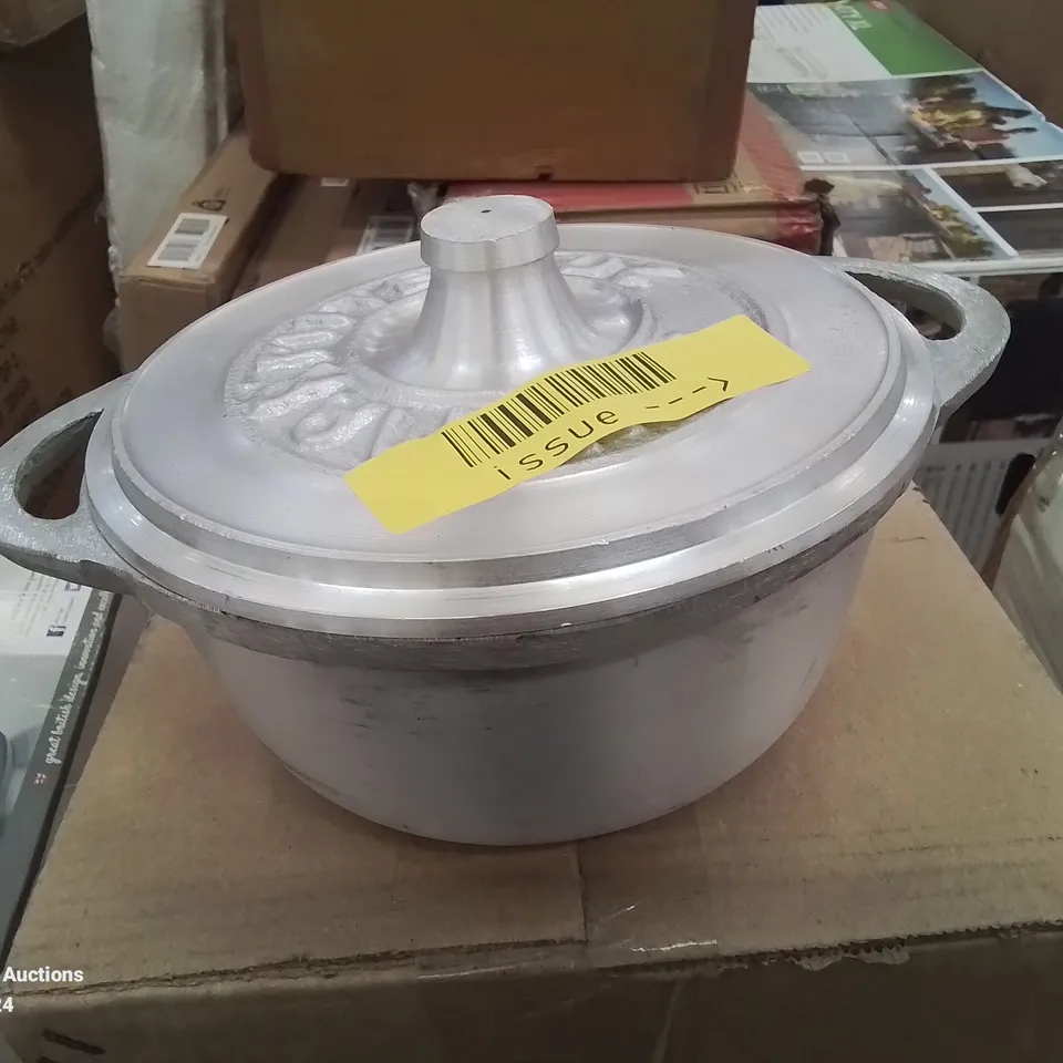 BOXED DUTCH POT