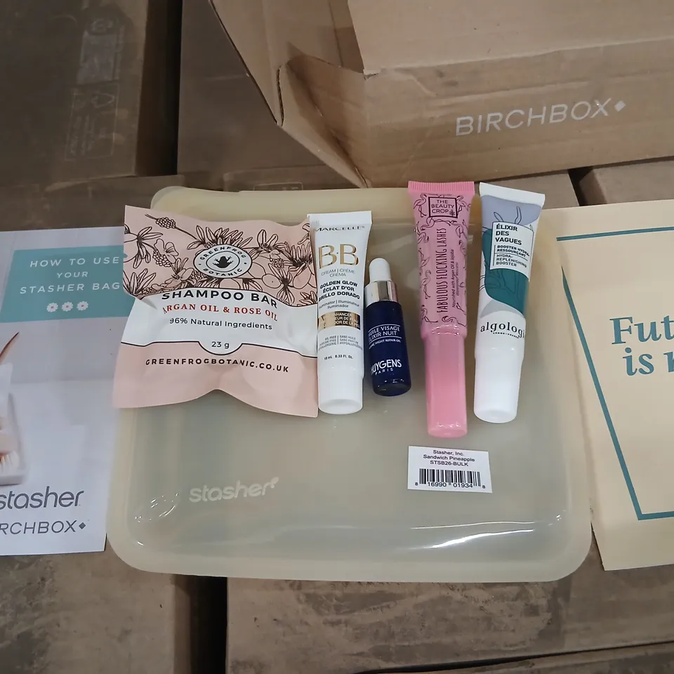 APPROXIMATELY 15 BIRCHBOX STASHER GIFT SETS TO INCLUDE; SHAMPOO BAR ARGAN OIL AND ROSE OIL, MARCELLE GOLDEN GLOW, HUYGENS ORGANIC NIGHT REPAIR OIL, THE BEAUTY CROPFABULOUS FLOCKING LASHES, ALGOLOGIE H