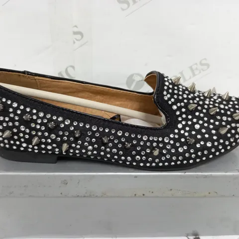 FLAT HEELED BLACK SATIN SPIKEY SHOE SIZE 4