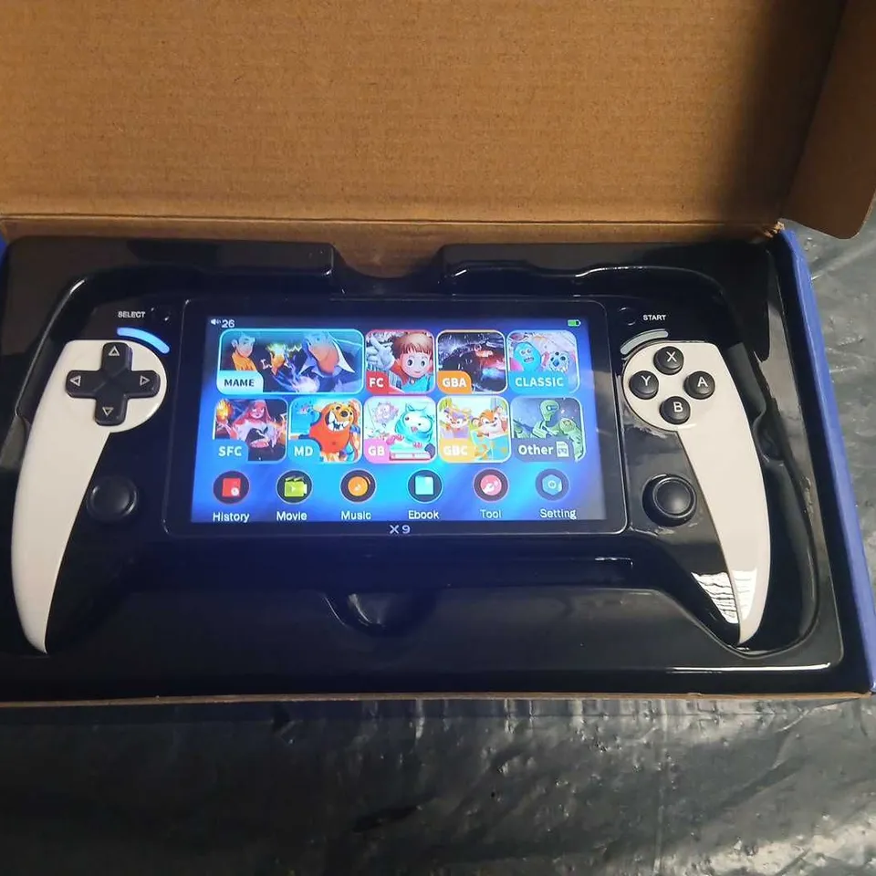 SAKER PLUS 5.5-INCH HANDHELD GAME CONSOLE – BOXED