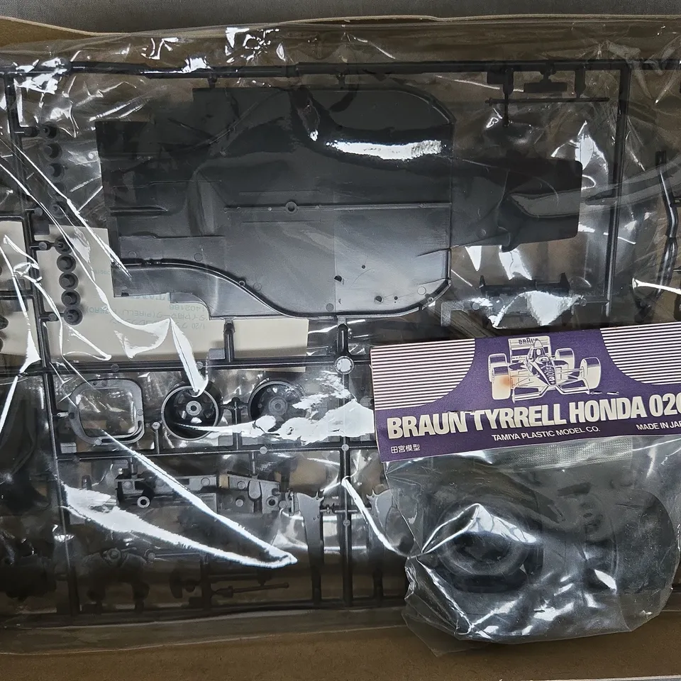 TAMIYA BRAUN TYRRELL HONDA 020 1/20 SCALE GRAND PRIX COLLECTION MODEL KIT