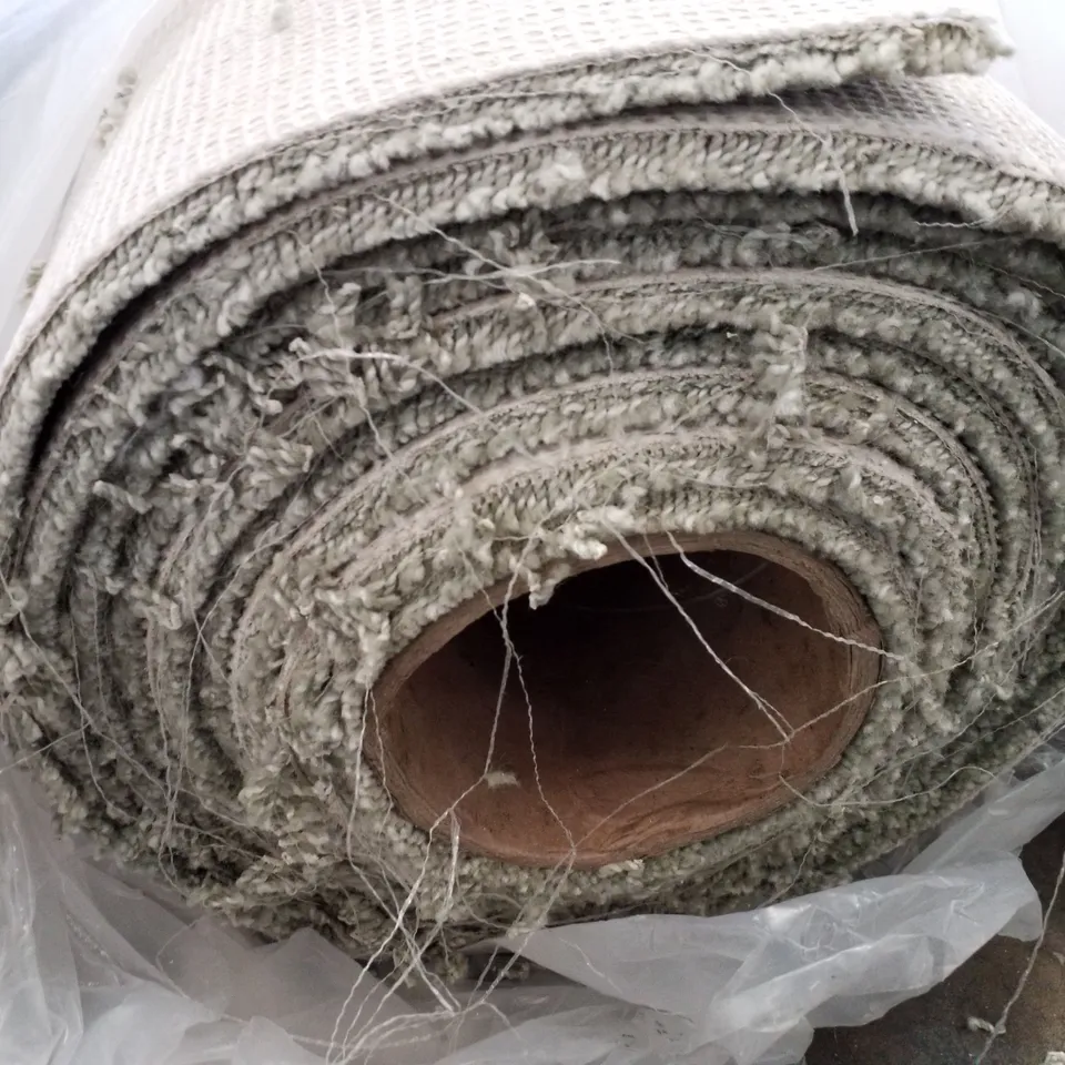 ROLL OF QUALITY ENDLESS CHARM ACTIONBAC GREEN SONG CARPET APPROXIMATELY 5.4×4M