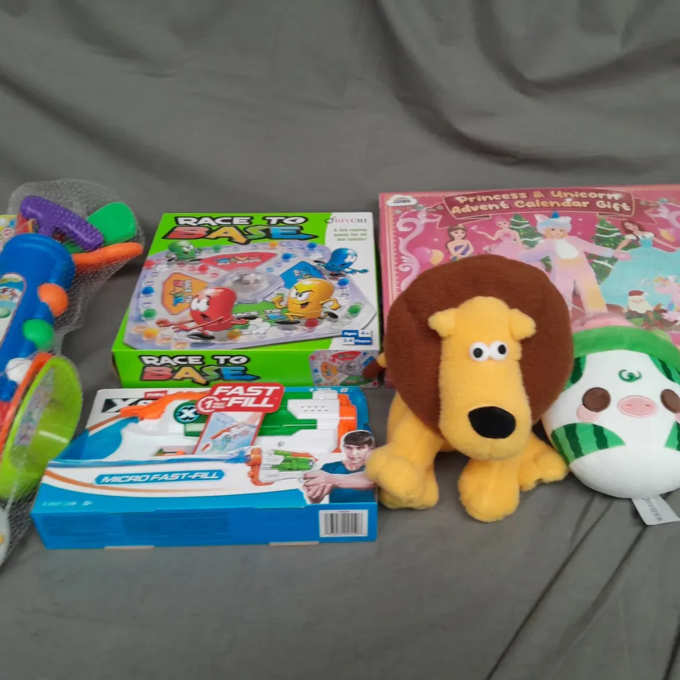 BOX OF ASSORTED TOYS AND GAMES TO INCLUDE TEDDIES, GAMES AND PRINCESS ADVENT CALENDAR