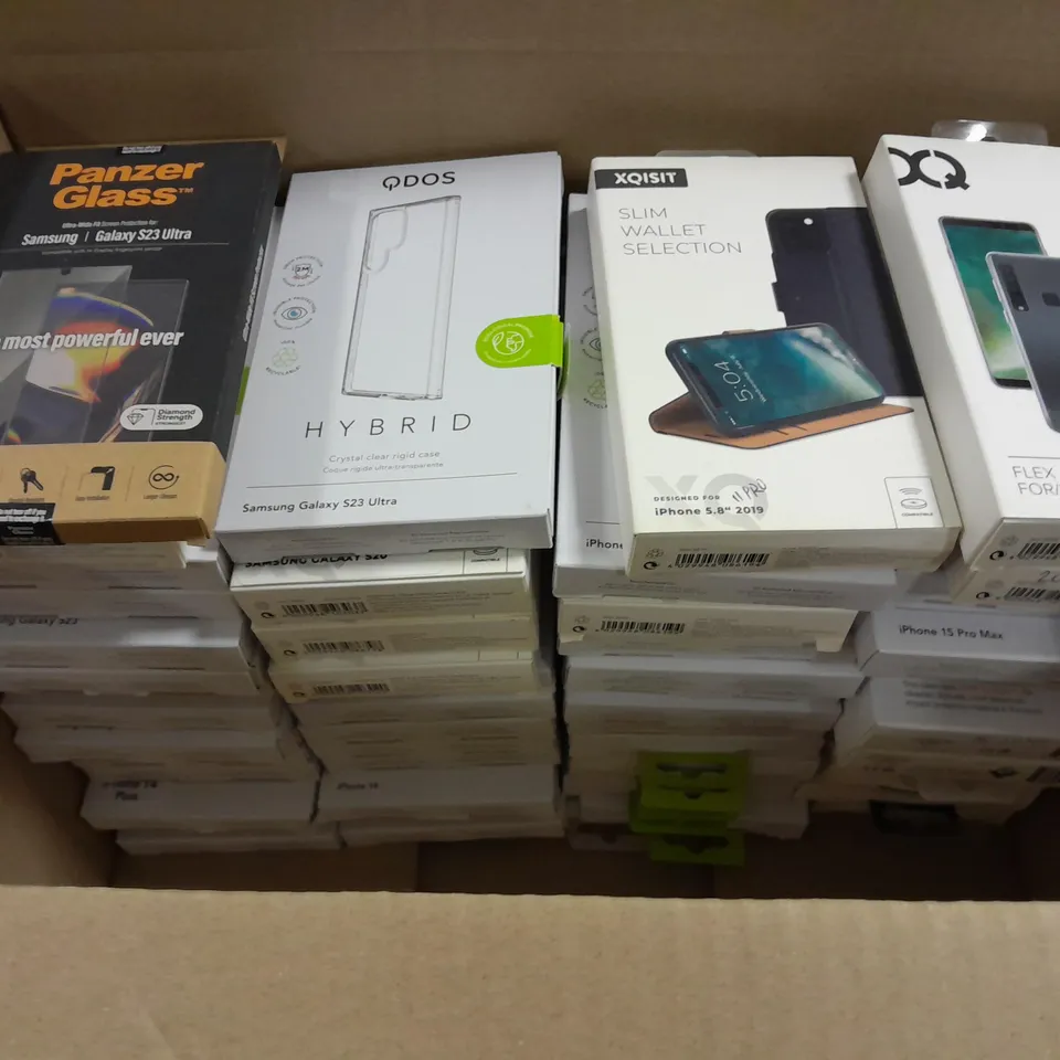 LOT OF ASSORTED MOBILE PHONE CASES TO INCLUDE IPHONE 15 AND GALAXY S23+