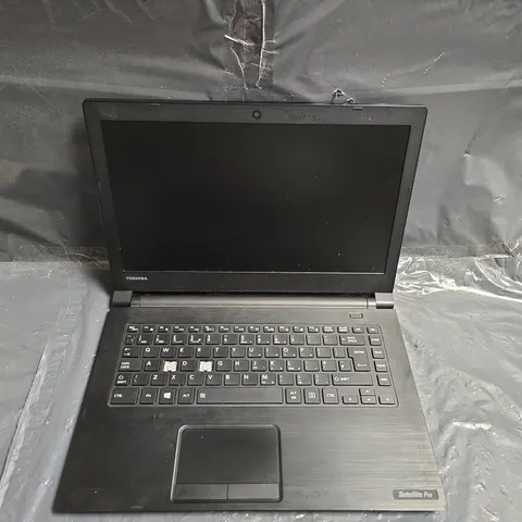 TOSHIBA SATELLITE PRO R40-C LAPTOP