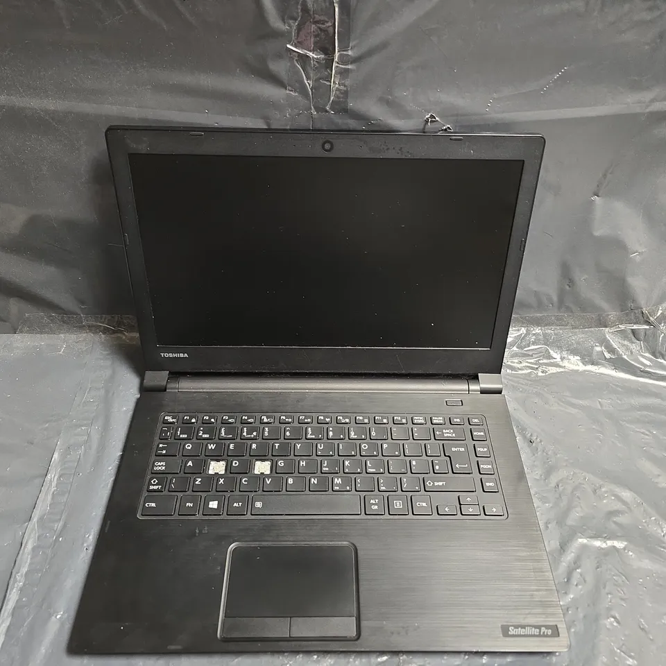 TOSHIBA SATELLITE PRO R40-C LAPTOP