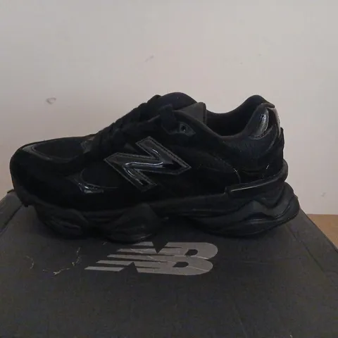 NEW BALANCE TRAINERS - WOMEN'S BLACK UK 6 (US 6.5, EUR 39.5)