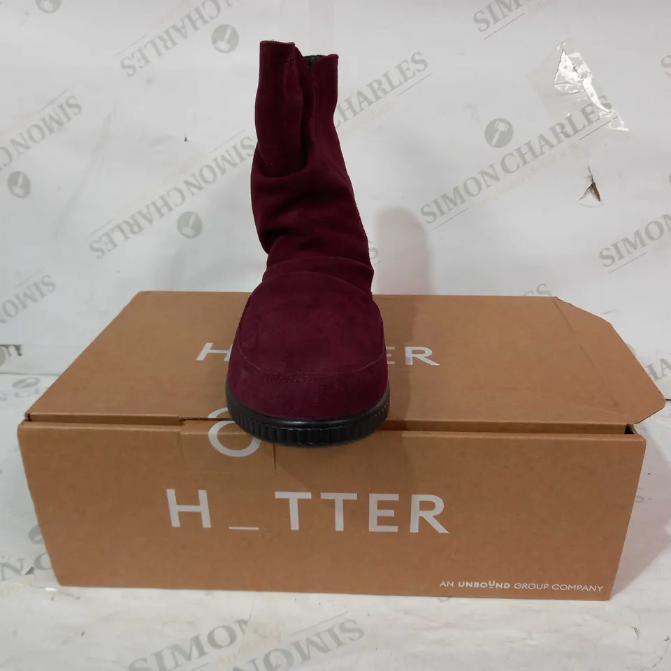 BOXED PAIR OF HOTTER PIXIE III FAUX SUEDE ANKLE BOOTS IN WINE RED UK SIZE 5