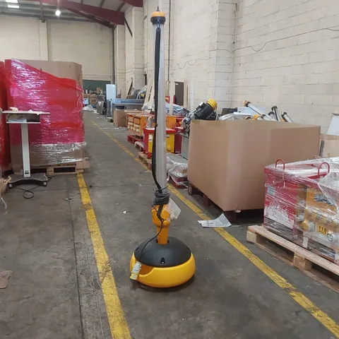 DEFENDER UPRIGHT 4FT LED LIGHT STICK WITH BASE