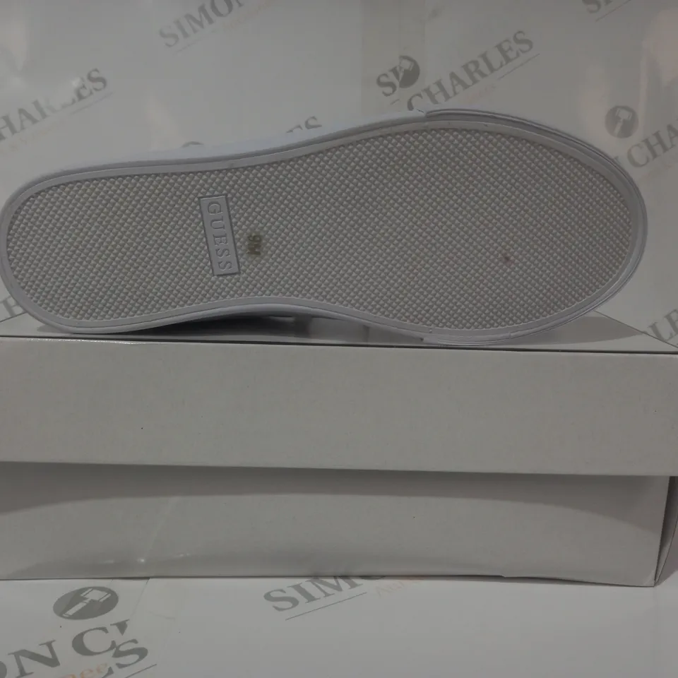 BOXED PAIR OF GUESS QUILTED LEATHER SHOES IN WHITE/METALLIC GOLD SIZE 9