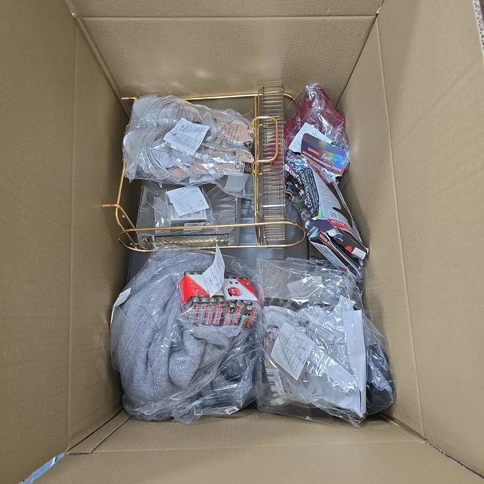LARGE QUANTITY OF ASSORTED ITEMS TO INCLUDE THERMAL LEGGINGS, MULTIPACK BATTERIES, BATH GIFT SET, POSTURE BRA, COLLAGEN POWDER  ETC - COLLECTION ONLY