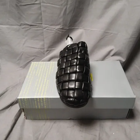 BOXED KOI PROVENCE MENS WEAVED SLINGBACK SANDALS IN BLACK - UK 8